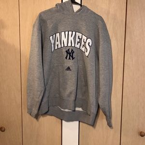 Vintage Adidas New York Yankees sweatshirt